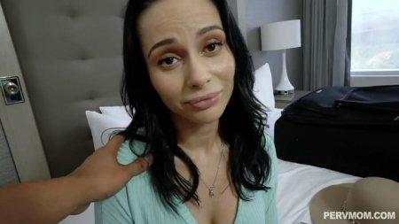 Загнанная брюнетка отдалась другу мужа