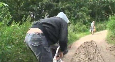 Выследил жертву для изнасилования на тропинке