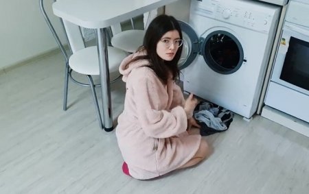 Сестричка ты даже заправить стиралку не умеешь?